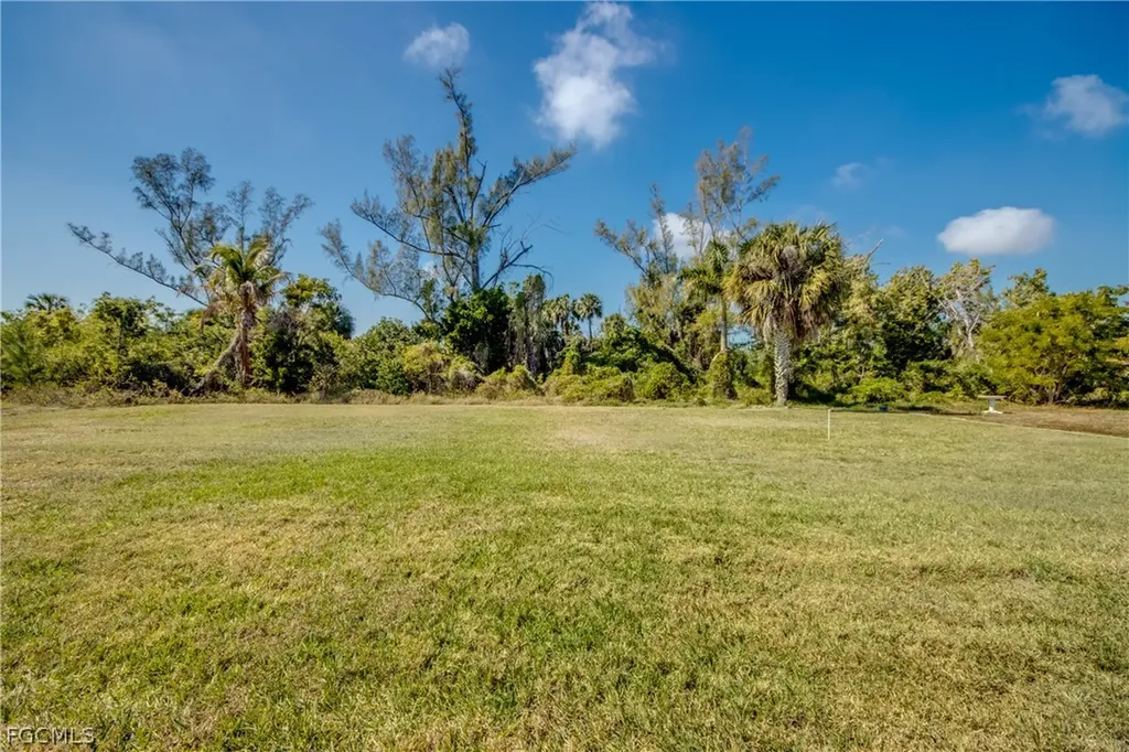5966 SW 1st Court Cape Coral FL 33914