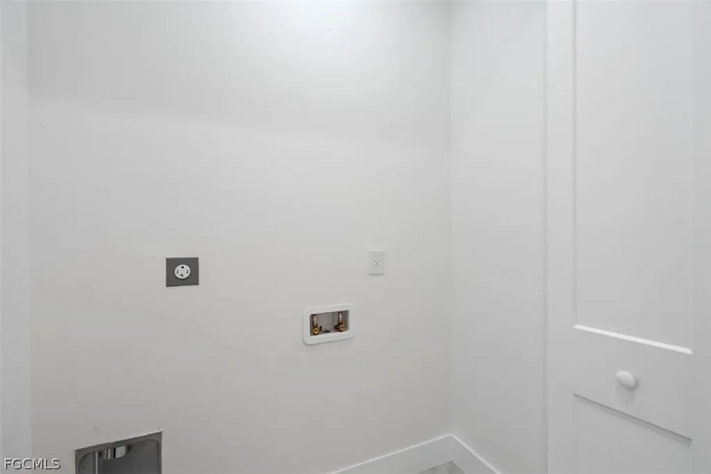 1107 SE 38th Street Cape Coral FL 33904