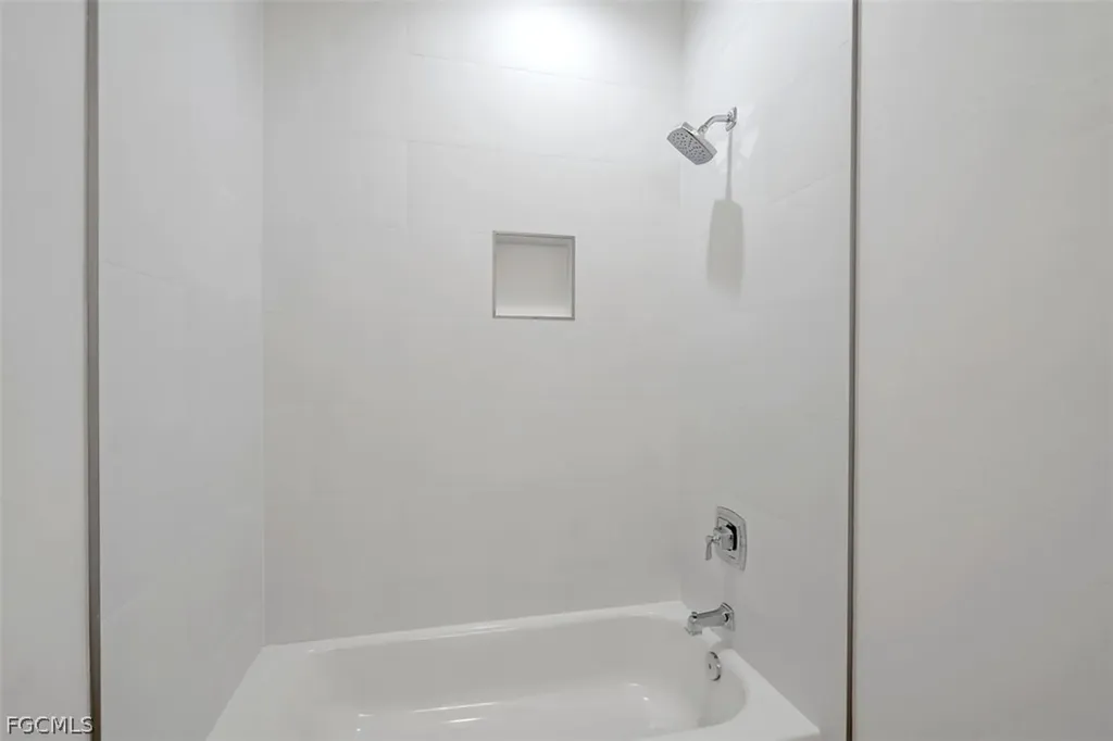 1107 SE 38th Street Cape Coral FL 33904