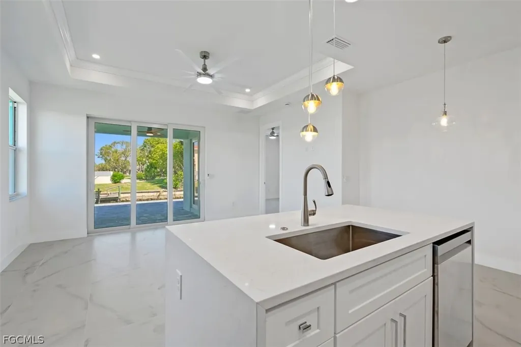 1107 SE 38th Street Cape Coral FL 33904