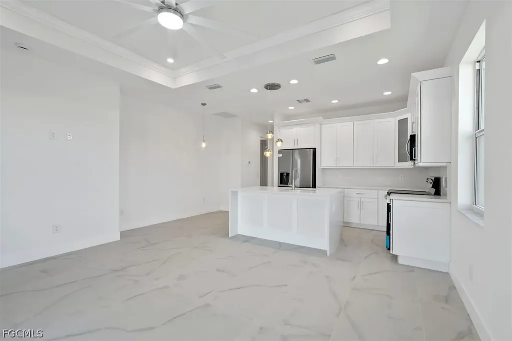 1107 SE 38th Street Cape Coral FL 33904