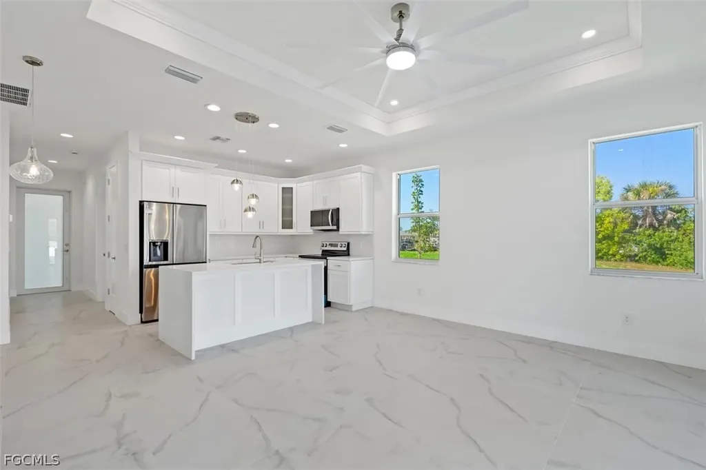 1107 SE 38th Street Cape Coral FL 33904