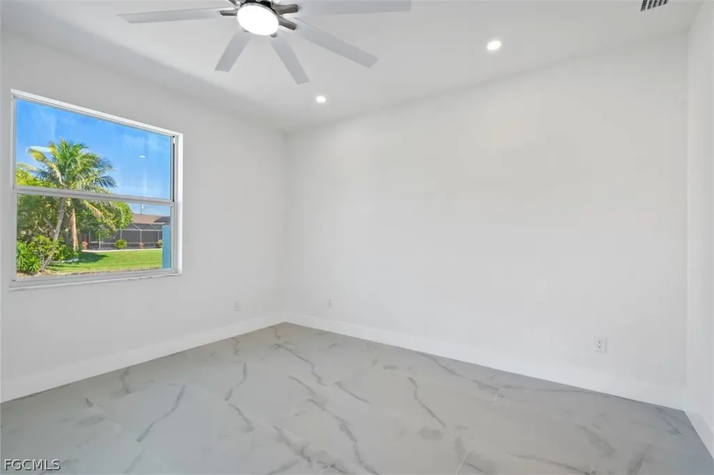 1107 SE 38th Street Cape Coral FL 33904