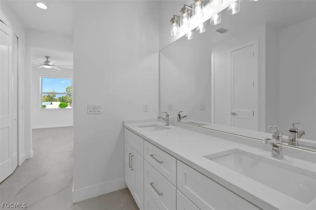 1107 SE 38th Street Cape Coral FL 33904