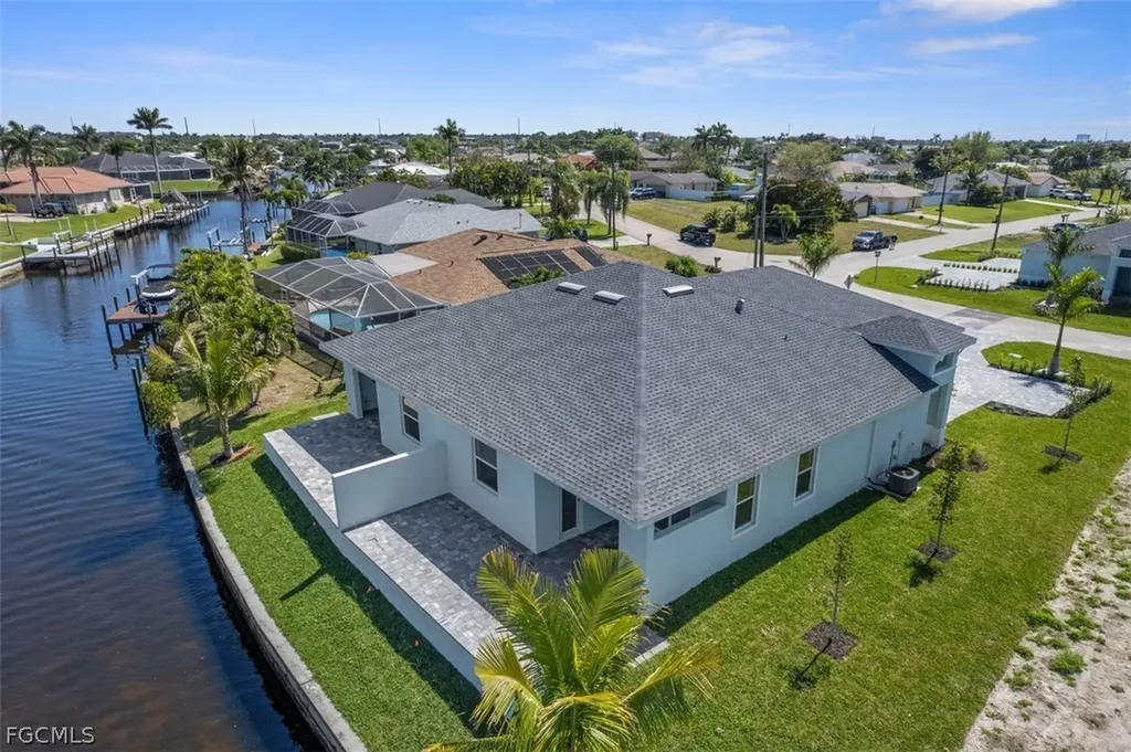 1105 SE 38th Street Cape Coral FL 33904