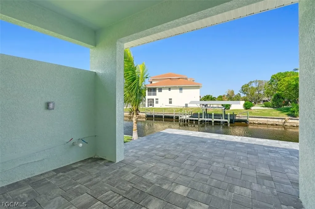 1105 SE 38th Street Cape Coral FL 33904