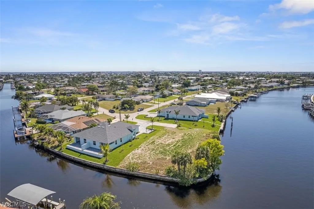 1105 SE 38th Street Cape Coral FL 33904