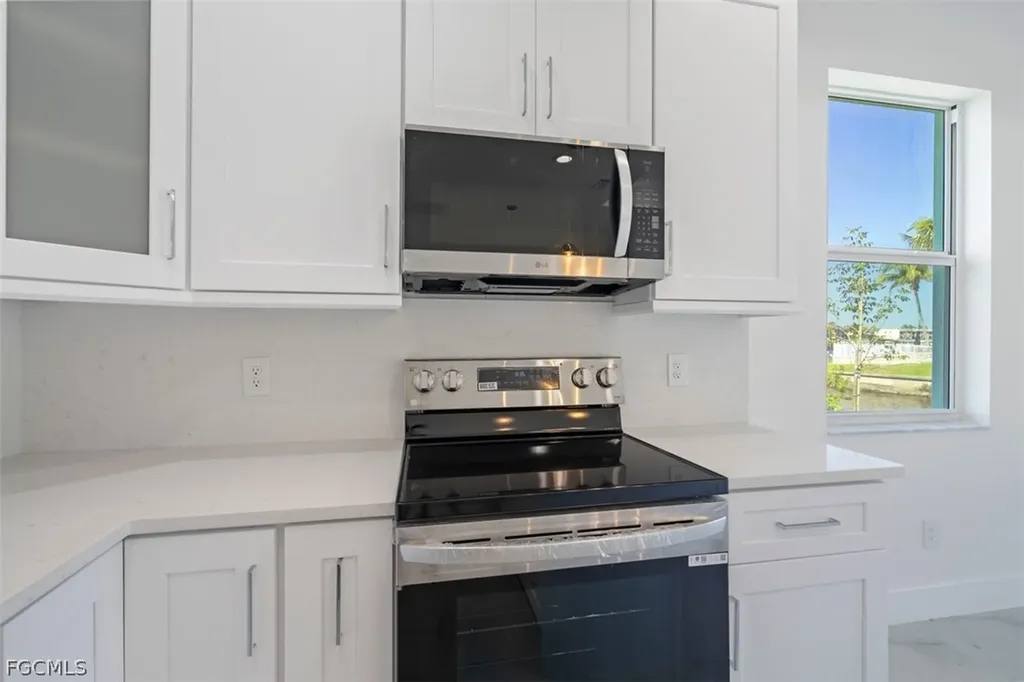 1105 SE 38th Street Cape Coral FL 33904