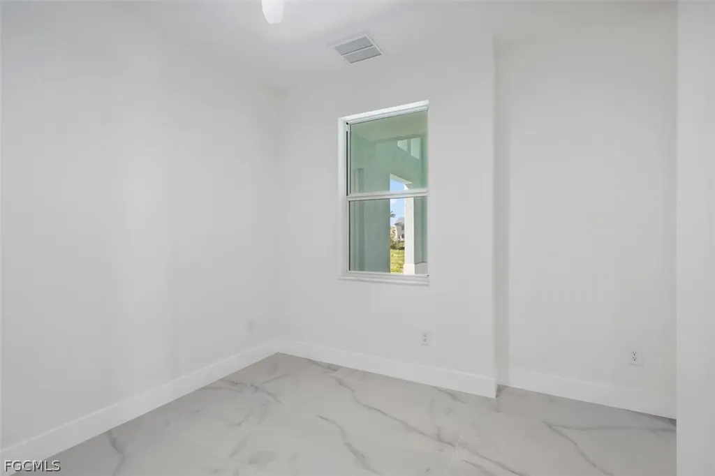 1105 SE 38th Street Cape Coral FL 33904