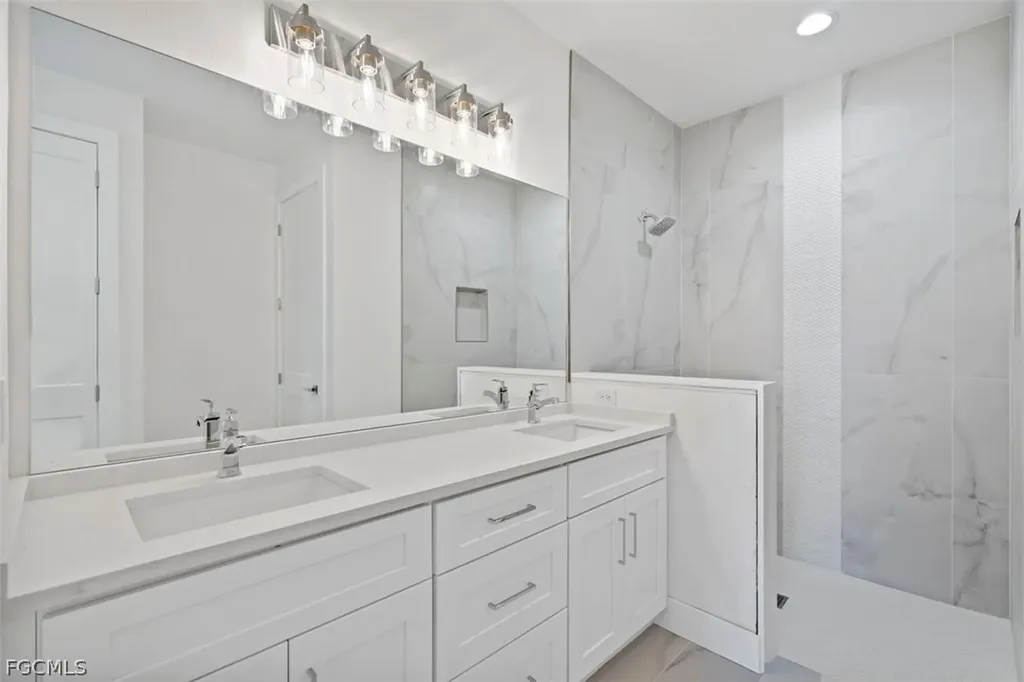 1105 SE 38th Street Cape Coral FL 33904