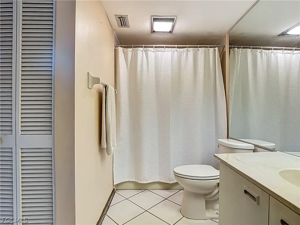 2067 W Lakeview Boulevard North Fort Myers FL 33903