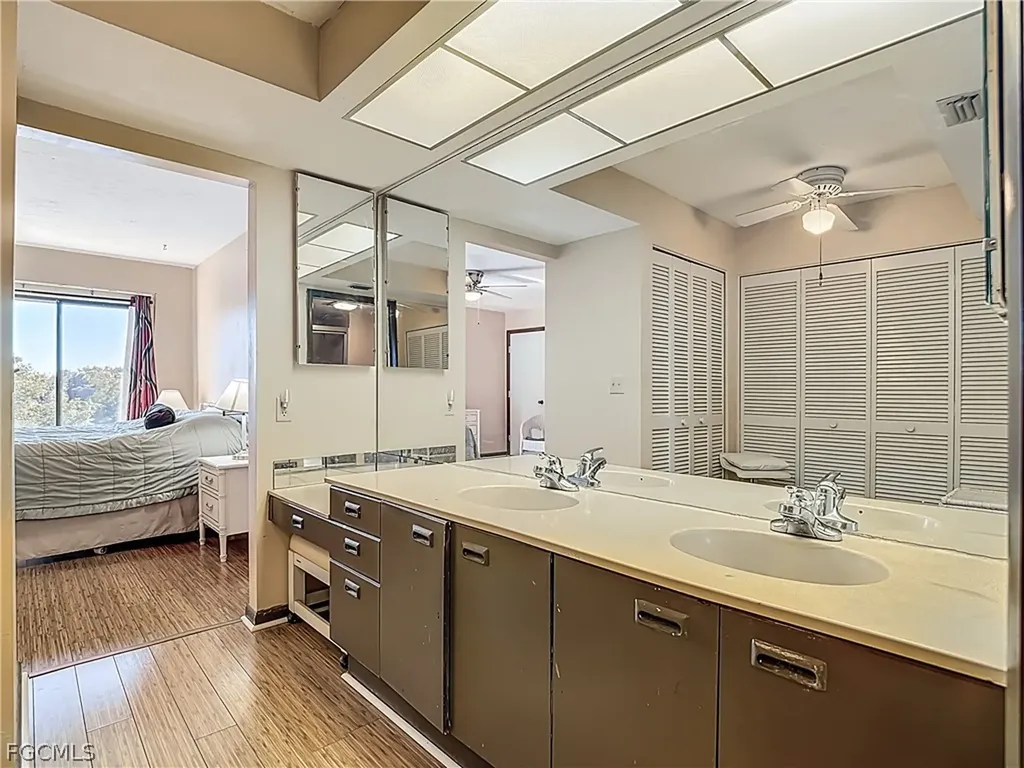 2067 W Lakeview Boulevard North Fort Myers FL 33903