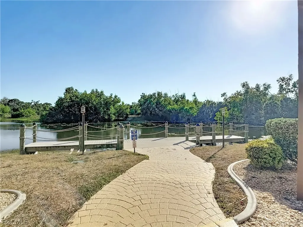 2067 W Lakeview Boulevard North Fort Myers FL 33903