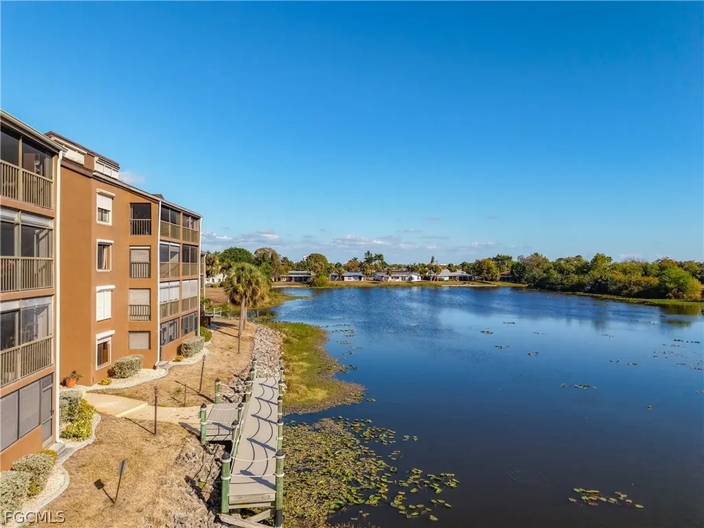 2067 W Lakeview Boulevard North Fort Myers FL 33903