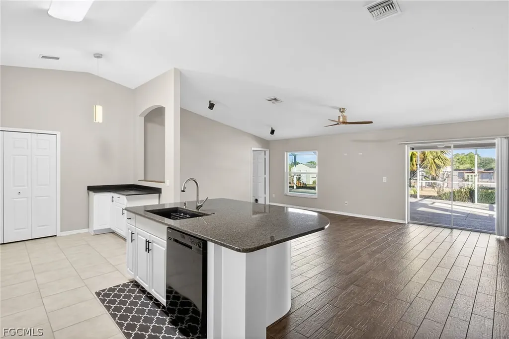921 47th Avenue NE Naples FL 34120