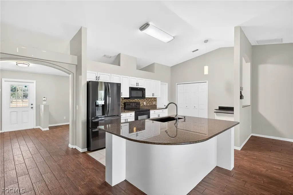 921 47th Avenue NE Naples FL 34120
