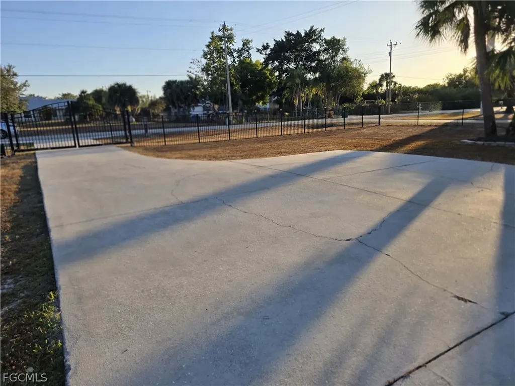 921 47th Avenue NE Naples FL 34120