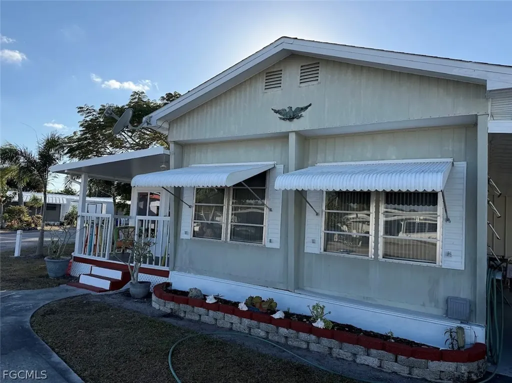 123 Flame Lane North Fort Myers FL 33917