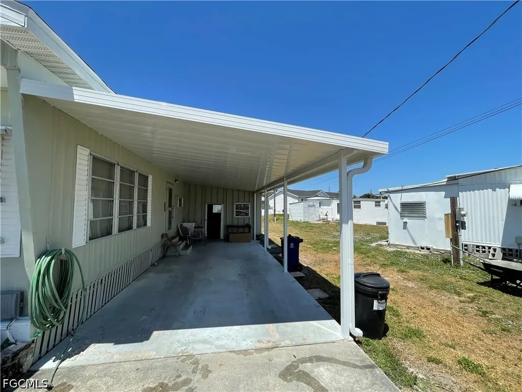 123 Flame Lane North Fort Myers FL 33917