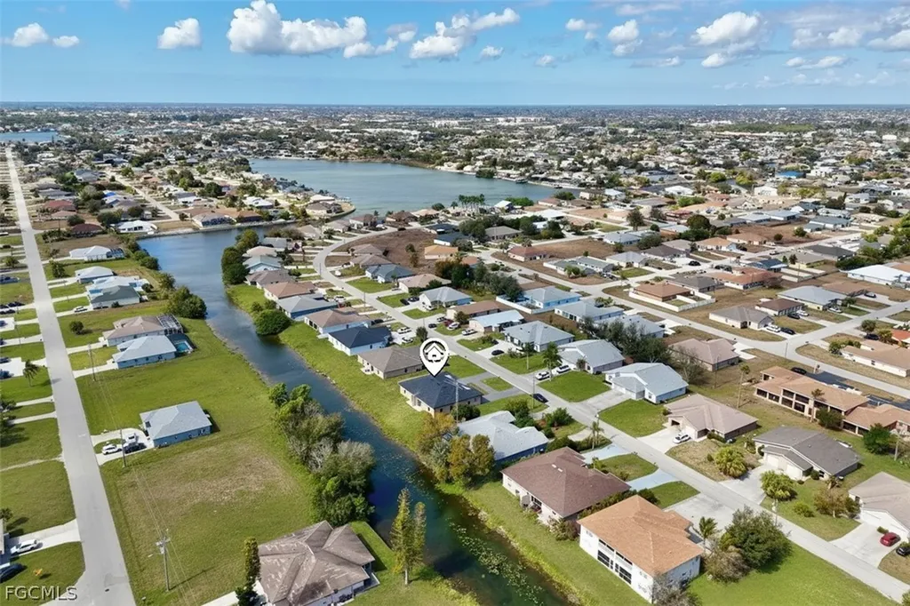 542/544 SE 6th Terrace Cape Coral FL 33990