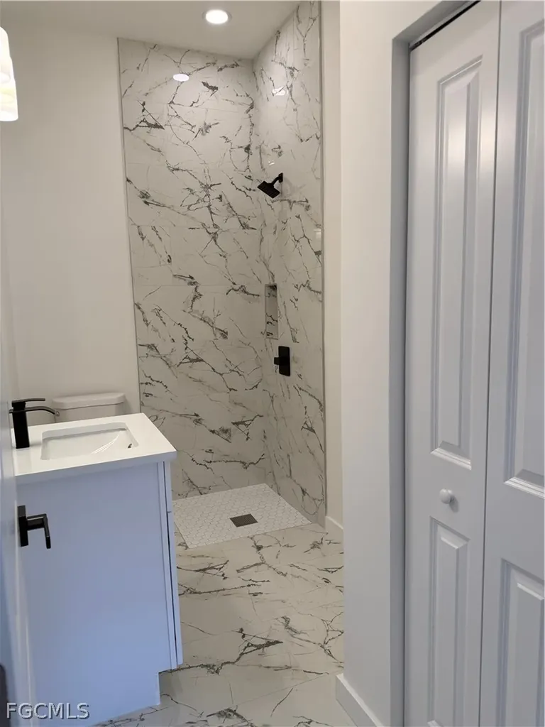 542/544 SE 6th Terrace Cape Coral FL 33990