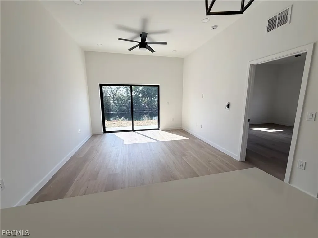 542/544 SE 6th Terrace Cape Coral FL 33990