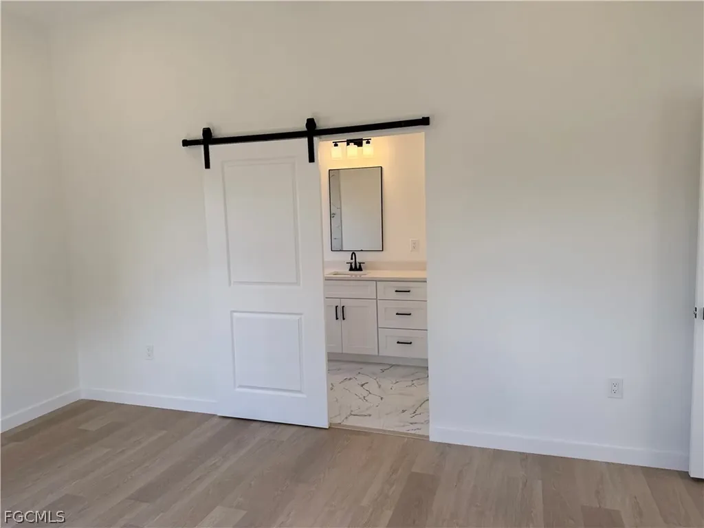 542/544 SE 6th Terrace Cape Coral FL 33990