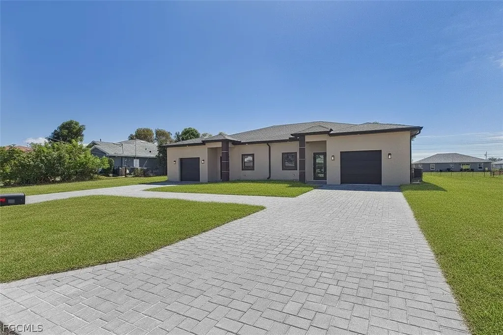 542/544 SE 6th Terrace Cape Coral FL 33990