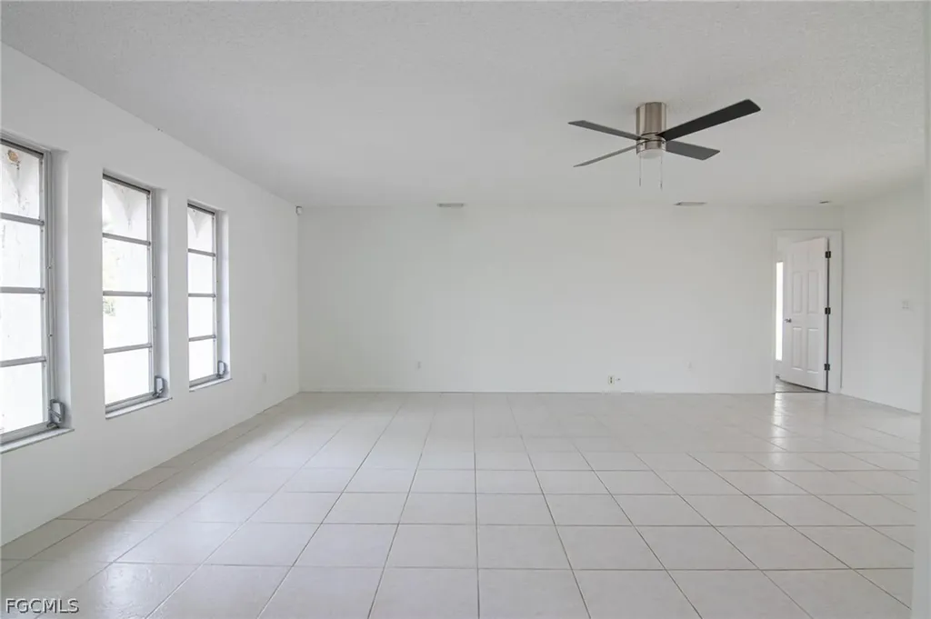604 SW 20th Terrace Cape Coral FL 33991