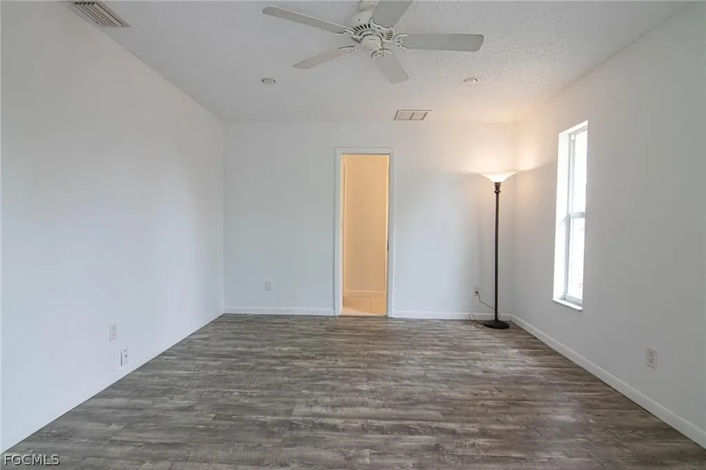 604 SW 20th Terrace Cape Coral FL 33991