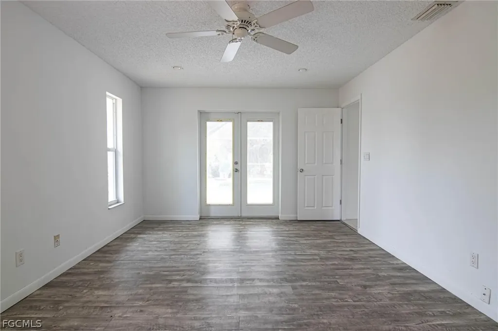 604 SW 20th Terrace Cape Coral FL 33991