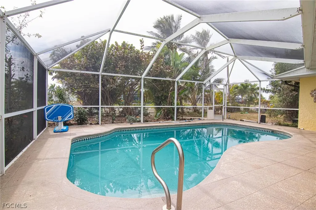 604 SW 20th Terrace Cape Coral FL 33991