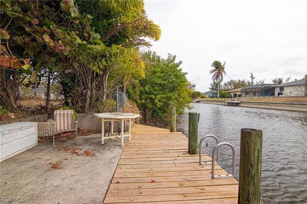 604 SW 20th Terrace Cape Coral FL 33991