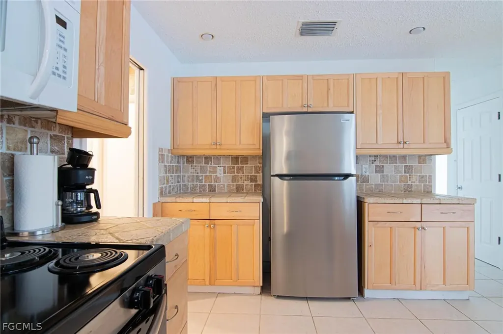 604 SW 20th Terrace Cape Coral FL 33991