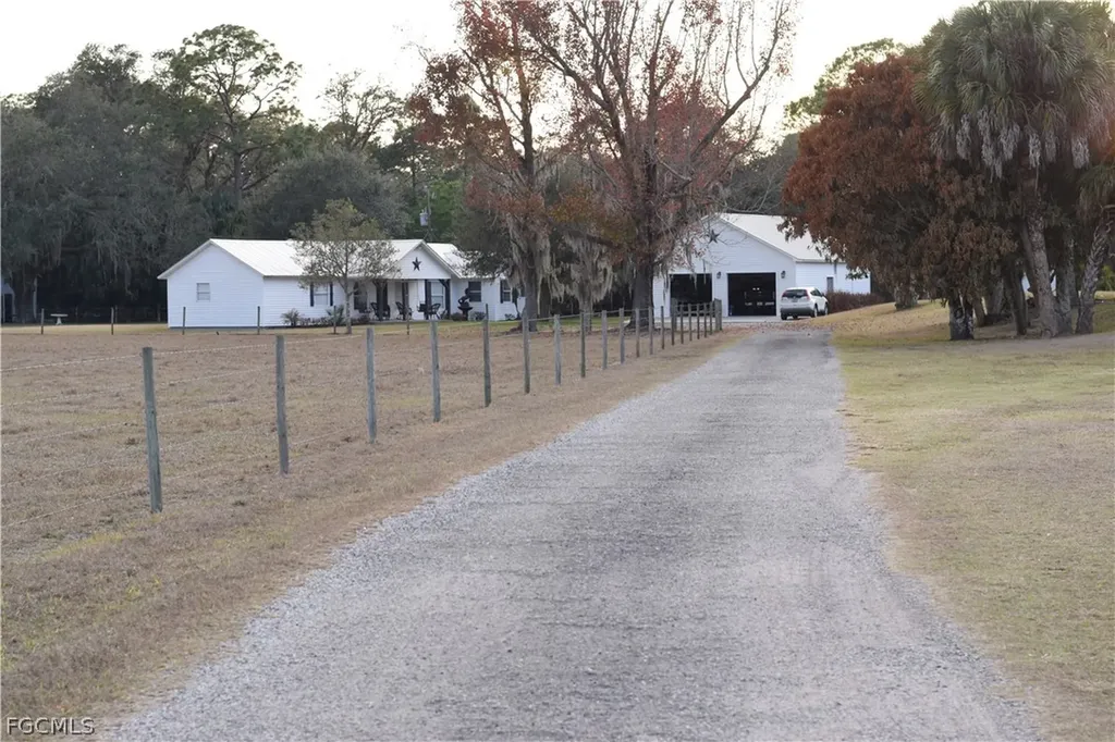 3790 Goggin Road Alva FL 33920