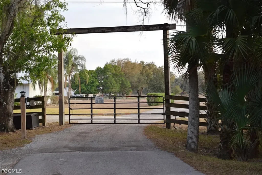 3790 Goggin Road Alva FL 33920