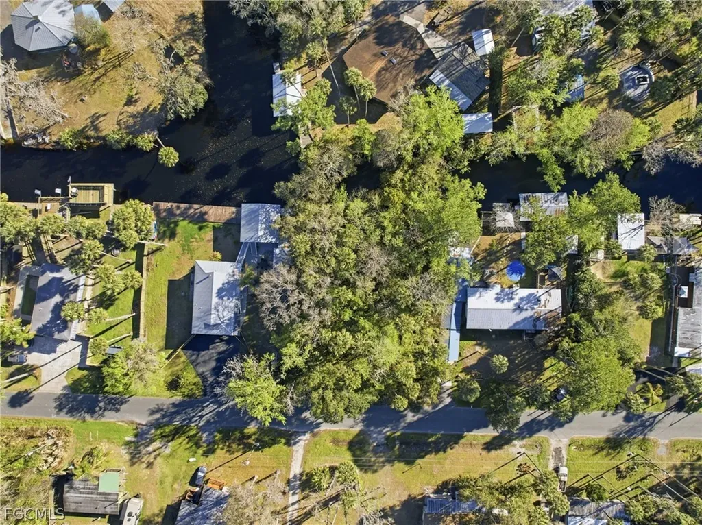 Fox Road Astor FL 32102