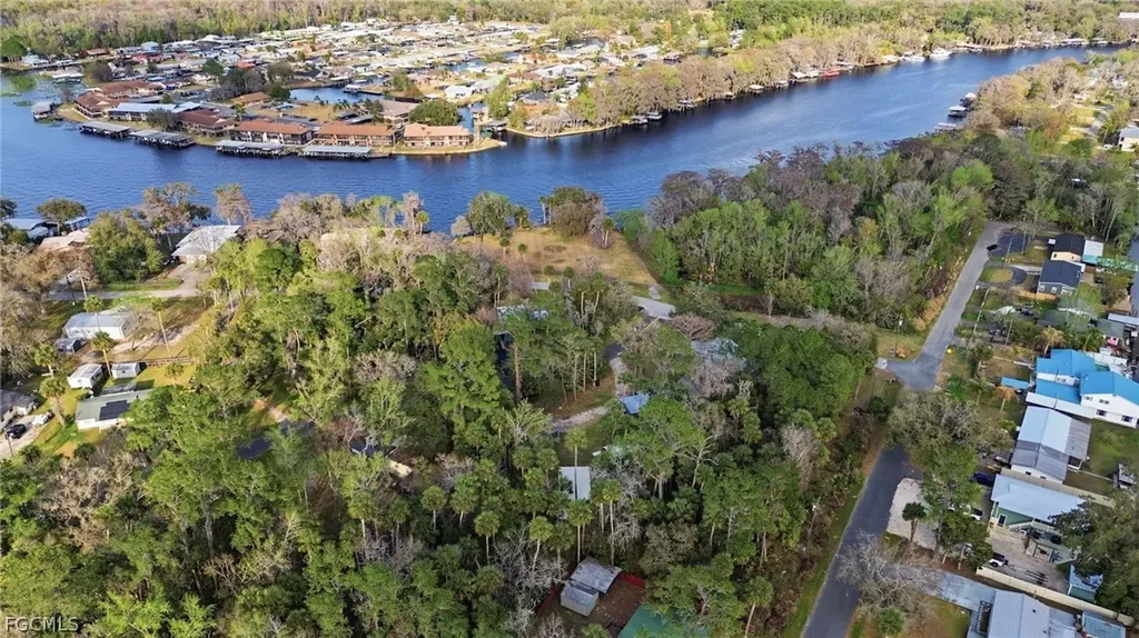Fox Road Astor FL 32102