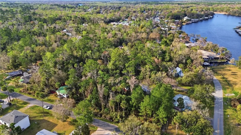 Fox Road Astor FL 32102