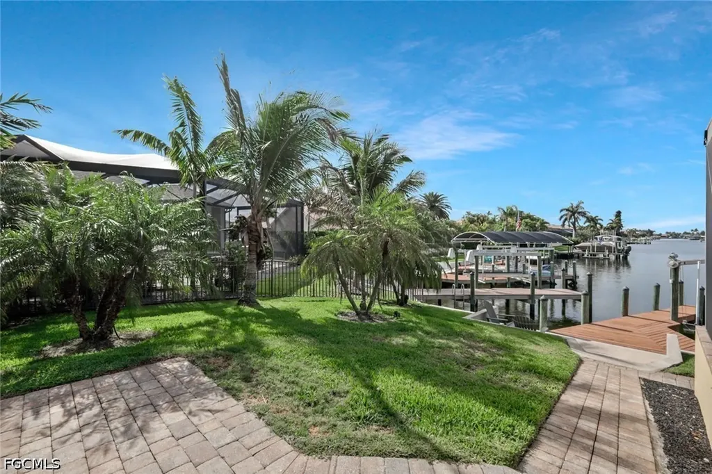 2724 Gleason Parkway Cape Coral FL 33914