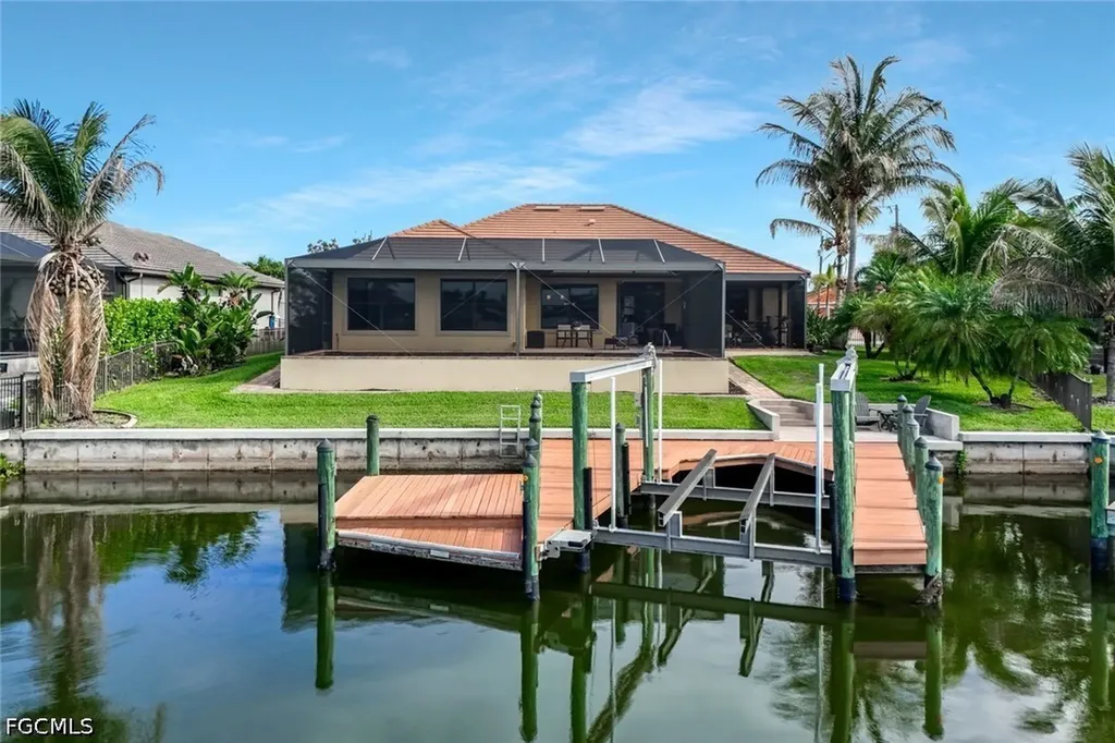 2724 Gleason Parkway Cape Coral FL 33914