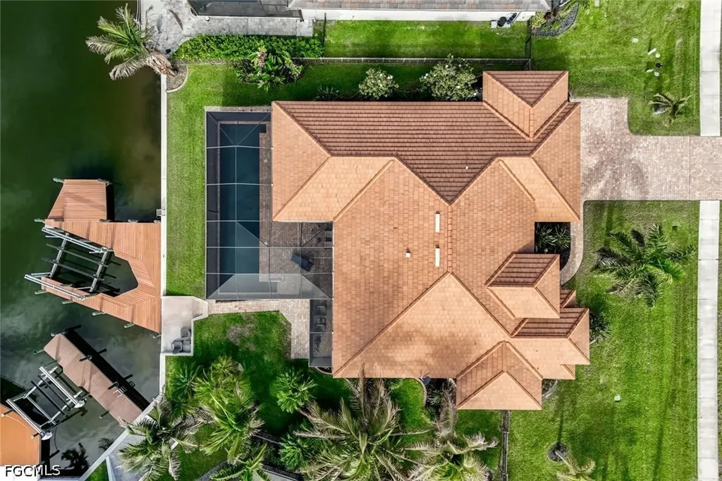 2724 Gleason Parkway Cape Coral FL 33914