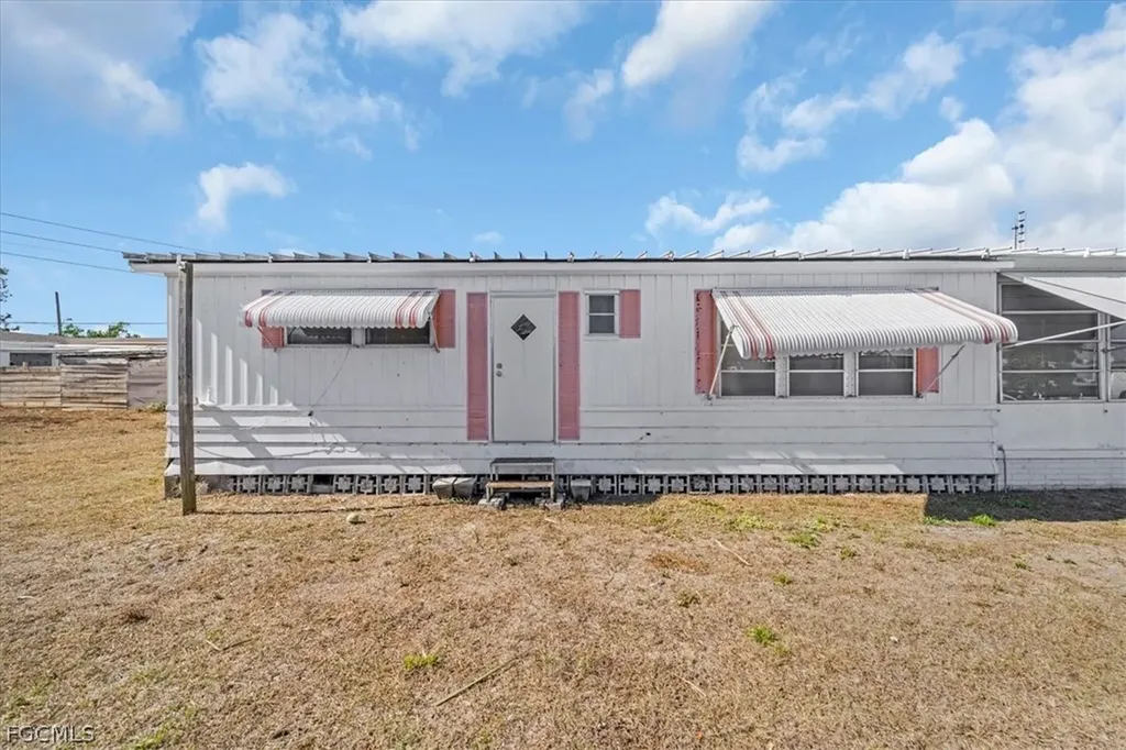 108 Coachlight Lane North Fort Myers FL 33917