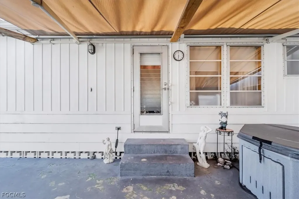 108 Coachlight Lane North Fort Myers FL 33917