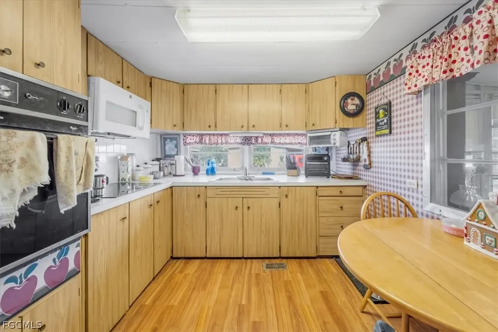 108 Coachlight Lane North Fort Myers FL 33917