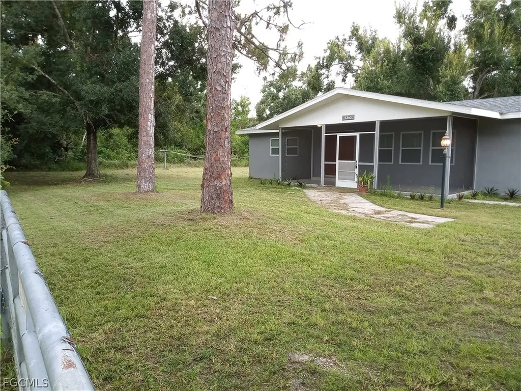 6870 Golden Road North Fort Myers FL 33917
