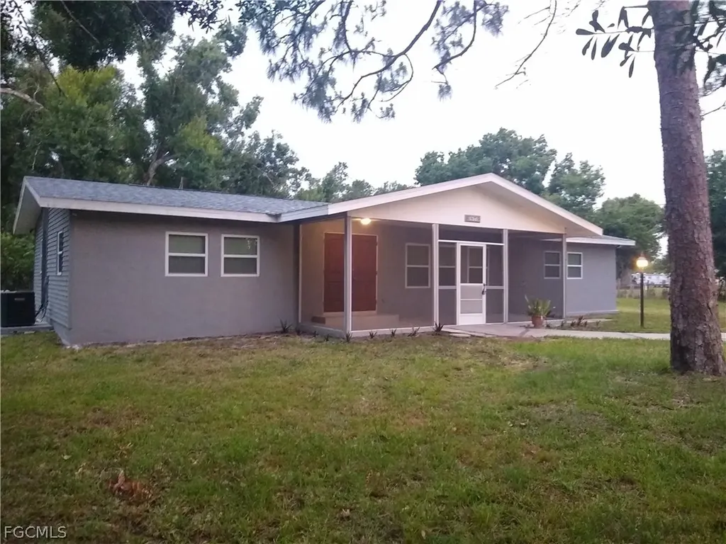 6870 Golden Road North Fort Myers FL 33917