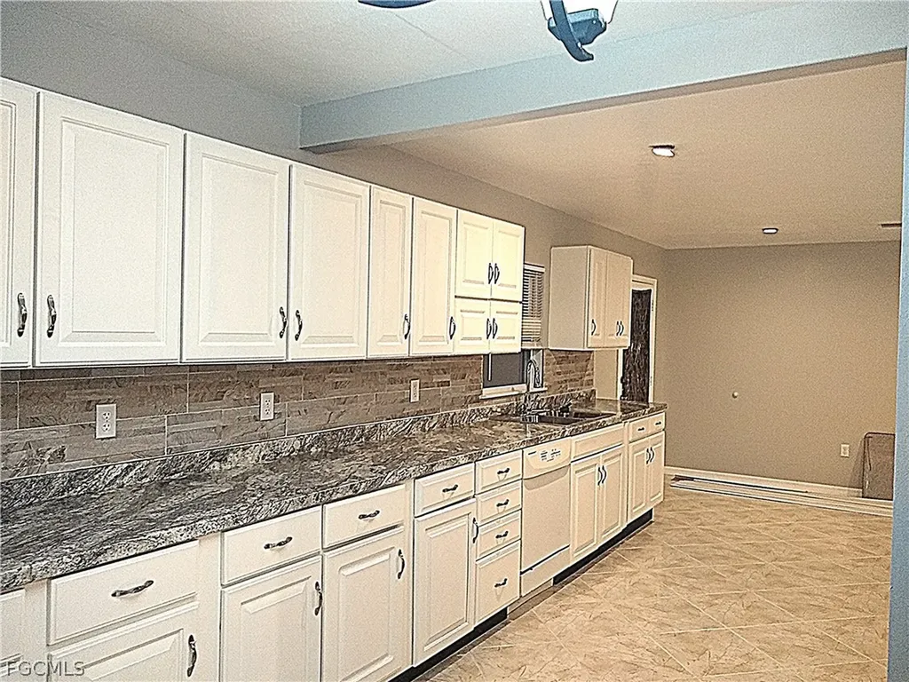 6870 Golden Road North Fort Myers FL 33917