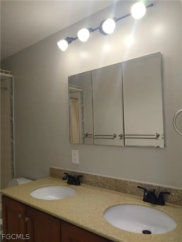 6870 Golden Road North Fort Myers FL 33917