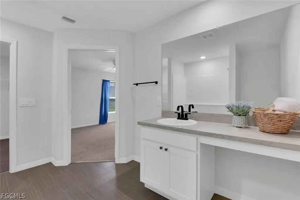 2825 NW 8th Place Cape Coral FL 33993